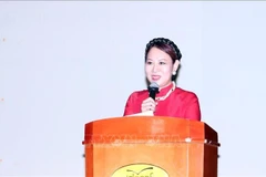 胡志明市越南-东盟友好协会主席潘氏红春发表讲话。图自越通社