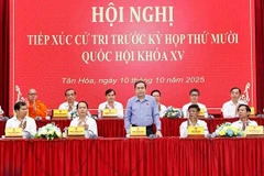 国会主席陈青敏与芹苴市选民接触