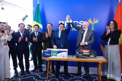 越南政府总理范明政和巴西总统路易斯·伊纳西奥·卢拉·达席尔瓦出席越南与巴西双向贸易出口协议签字仪式。图自越通社