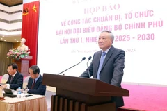 越南政府常务副总理阮和平发表讲话。图自越通社