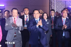 越南政府总理范明政出席了2025年东盟商务与投资峰会（ABIS 2025）高级对话会。图自越通社