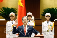 最高人民法院院长阮文广在国会进行了宣誓。图自越通社