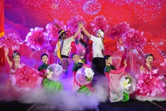 2025年越中跨国春节联欢晚会暨边民大联欢活动在老街省老街市丁礼广场举行。图自越通社