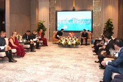 广宁省领导人礼节性拜会了不丹国王旺楚克一行。图自baoquangninh.vn