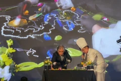 用食材作画：2025年河内泛太平洋艺术颁奖典礼上的精彩表演