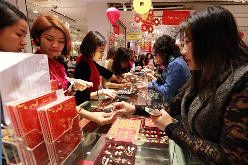 黄金店是广大越南民众在“财神日”光临的目的地（图片来源：越通社）