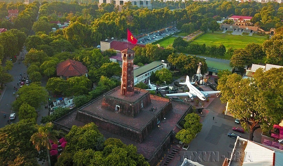 河内旗台位于巴亭郡奠边府街越南军事历史博物馆（原军队博物馆）内。图自越通社