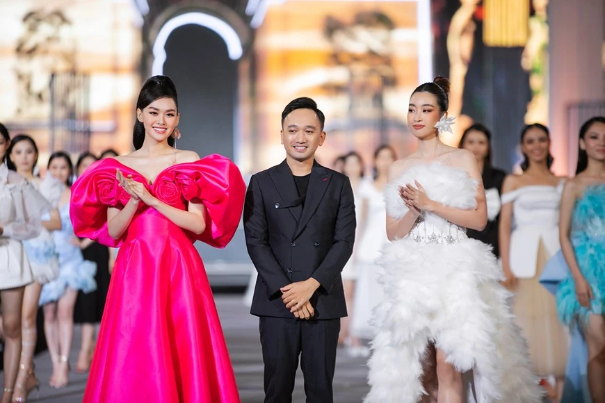 Vietnam Beauty Fashion Fest的首场演出在太原省举行，汇聚了曾在各场选美比赛中获得冠军和亚军的佳丽。 图自越通社