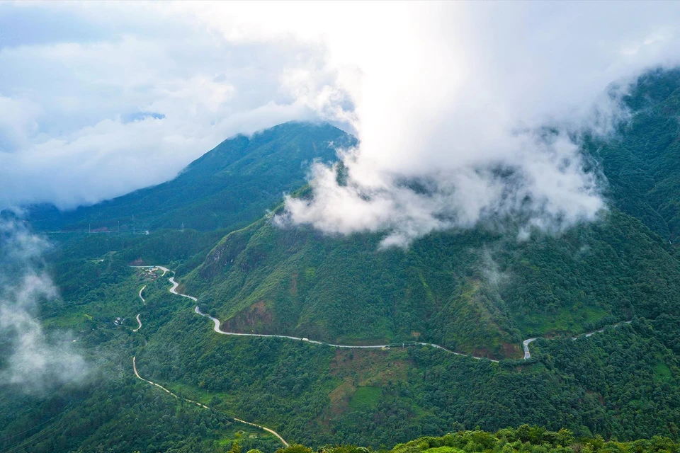 乌龟湖山口- 天与地的交接处。图自越通社/越南画报