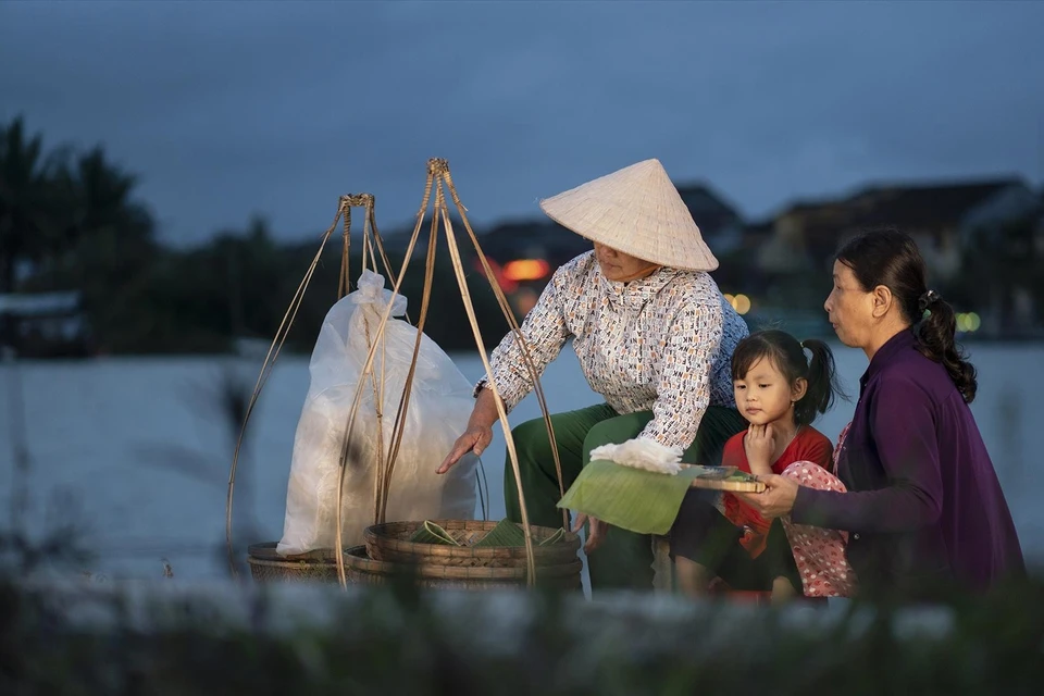 打饼（Bánh đập）（也叫“拍打饼”）是与会安人民的历史和传统紧密相连的美食。图自 越通社《越南画报》