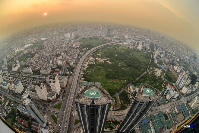 夏季，夕阳西下的时间会推迟，除了龙边桥和西湖，你可以站在高楼上欣赏黄昏美景 （图片来源：新河内报）