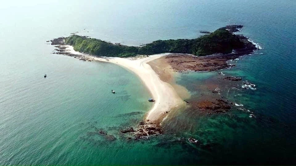 高空俯瞰姑苏县鲤鱼岛全景。图自越通社