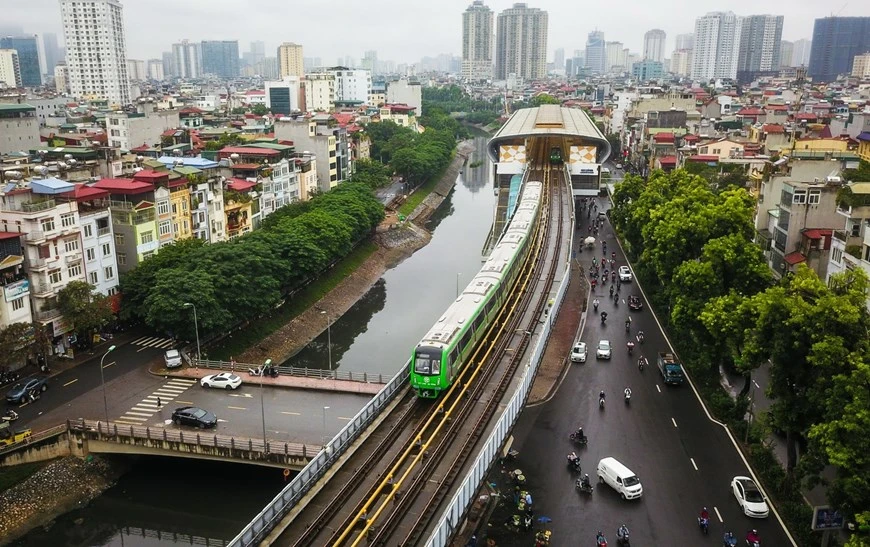 河内城市铁路吉灵-河东线进入试运阶段。图自 越通社