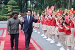 越南国家主席梁强举行仪式欢迎斯里兰卡总统迪萨纳亚克访越