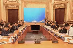 9月26日，胡志明市人民委员会副主席裴春强会见了由中国广东省广州市副市长赖志鸿率领的广州市工作代表团。图自越通社