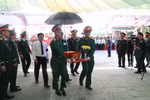 为在柬埔寨牺牲的172位革命烈士遗骸举行追悼安葬仪式