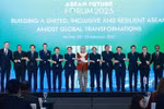 越南政府总理范明政和各国代表团团长出席东盟未来论坛。图自越通社