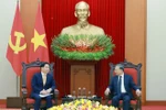苏林总书记会见韩国SK集团会长崔泰源