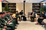 越南国防部部长潘文江大将与“国际战略研究所”（IISS）总干事兼首席执行官巴斯蒂安·吉格里奇（Bastian Giegerich）博士进行双边会晤。图自越南之声