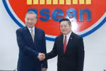 越共中央总书记苏林和东盟秘书长高金洪。图自越通社