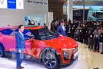 高端电动SUV车型VF 7亮相仪式。图自越通社
