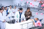 范明政总理春节前走访慰问白梅医院与越德友谊医院