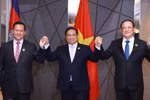 越南政府总理范明政、柬埔寨王国首相洪玛奈和老挝人民民主共和国总理宋赛·西潘敦。图自越通社