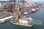自主升降式钻井平台“PV Drilling VIII”。图自越通社