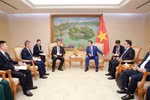 越南政府副总理陈红河会见中铁六局集团总经理王波。图自越通社