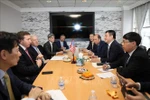 越南工贸部长阮鸿延会见华平投资集团董事长兼美国-东盟商务理事会（USABC）主席杰弗里·珀尔曼。图自越通社