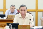 苏林总书记主持召开政治局、书记处会议