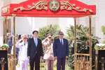 埃及总统塞西为越南国家主席梁强举行隆重的欢迎仪式