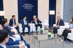 范明政总理会见世界经济论坛领导人