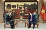 越南政府总理范明政在政府驻地会见了印度尼西亚共和国驻越南特命全权大使亚当·穆拉瓦尔曼·图吉奥。图自越通社