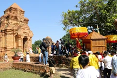 婆山奴（Po Sah Inu）塔遗址区是林同省沿海地区文化探索之旅中不可或缺的一站。图自 越通社