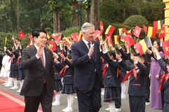 梁强主席举行隆重仪式 欢迎比利时国王和王后访问越南