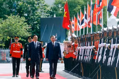 泰国总理举行隆重仪式 欢迎越共中央总书记、国家主席苏林一行访泰