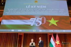 越南驻匈牙利大使裴黎泰与匈牙利国会常务副主席玛特劳伊•玛尔道共同出席于布达佩斯举办的越匈建交75周年（1950年2月3日－2025年2月3日）暨越南南方解放与国家统一50周年（1975年4月30日－2025年4月30日）纪念活动。图片来源：越通社转发