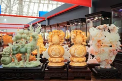 2026年春季博览会宝石展区：璀璨“宝石世界”吸引观众目光