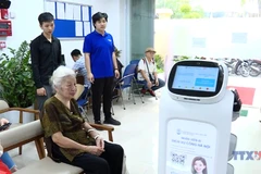 河内市首次启用AI机器人 致力推动智能政务新突破