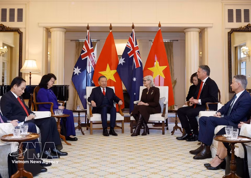 越共中央总书记、国家主席苏林会见澳大利亚总督萨姆·莫斯廷。 图自越通社