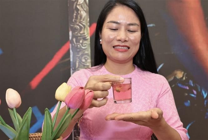 花参茶艺表演。图自越通社