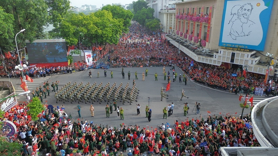 阅兵与游行方阵走过河内街头各条路线。图自越通社