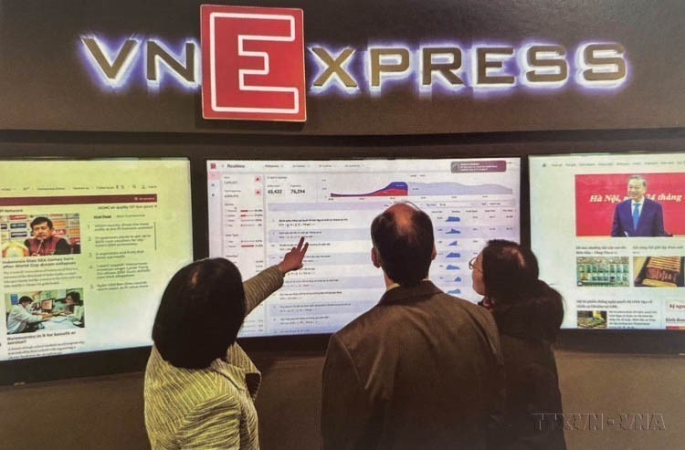 VNExpress电子报新闻中心配备实时文章数据更新系统。图自越通社