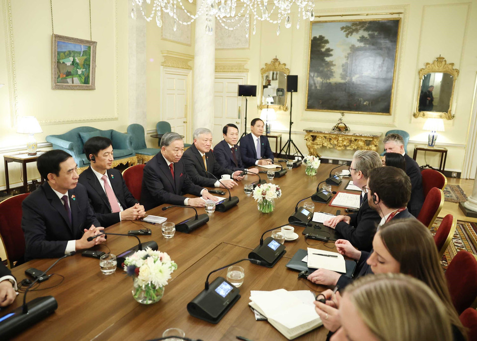 越共中央总书记苏林与英国首相基尔·斯塔默举行会谈。图自越通社