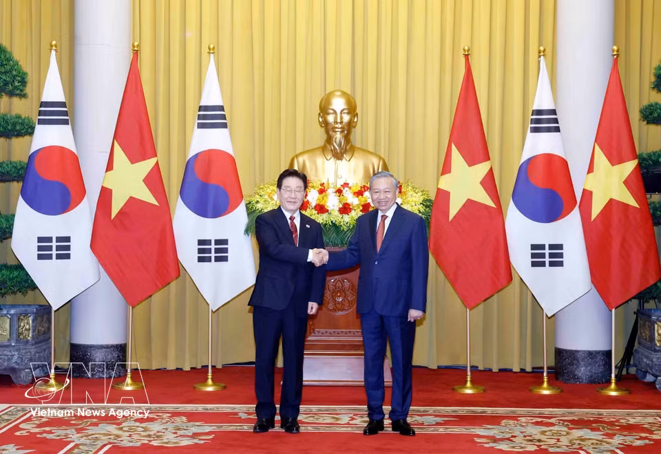 越共中央总书记、国家主席苏林欢迎大韩民国总统李在明对越南进行国事访问。图自越通社