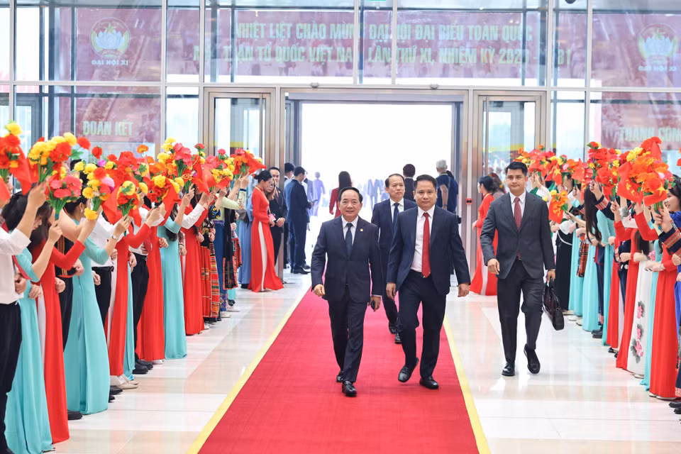 与会代表出席越南祖国阵线第十一次全国代表大会开幕式。图自越通社