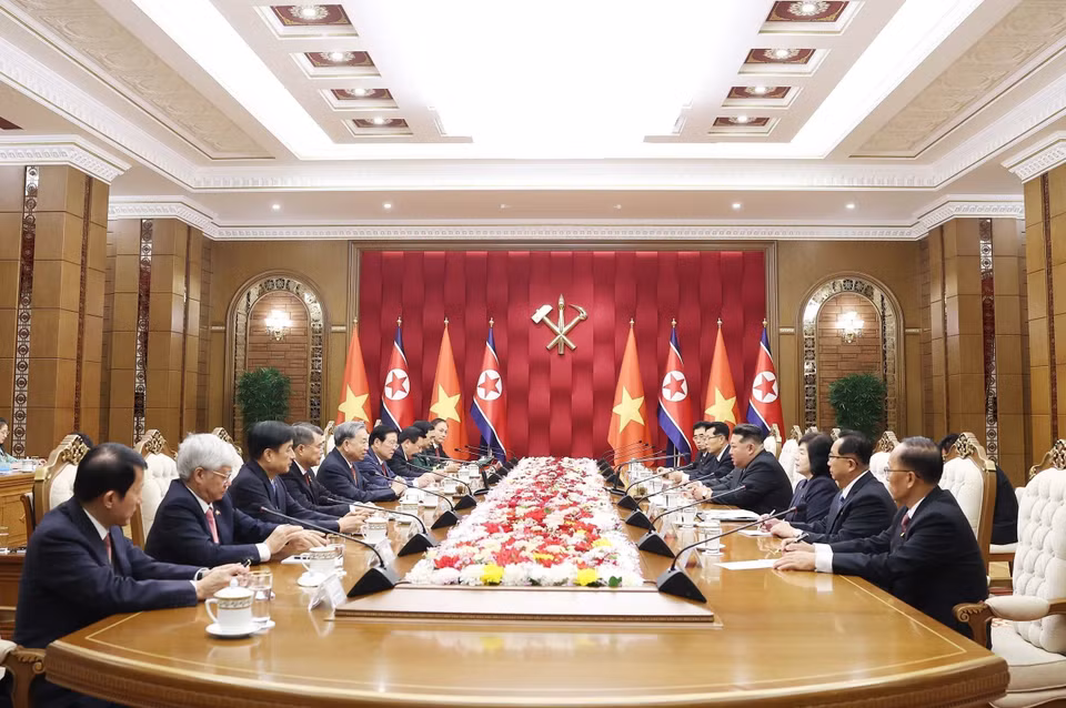 越共中央总书记苏林与朝鲜劳动党总书记、国务委员长金正恩举行会谈。 图自越通社