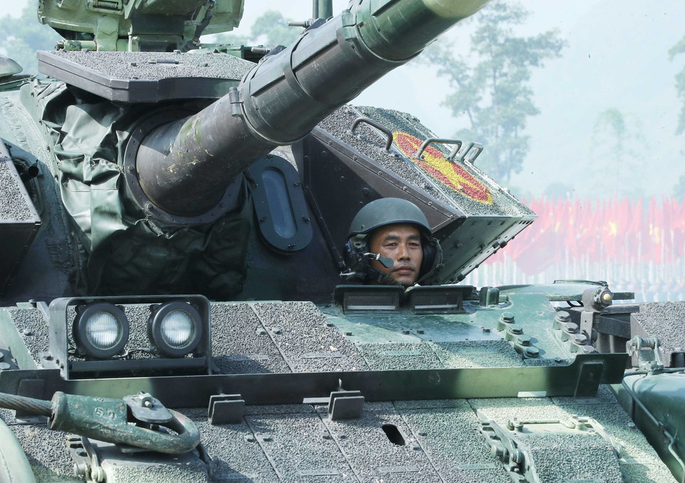 装甲兵种亮相总合练。图自越通社