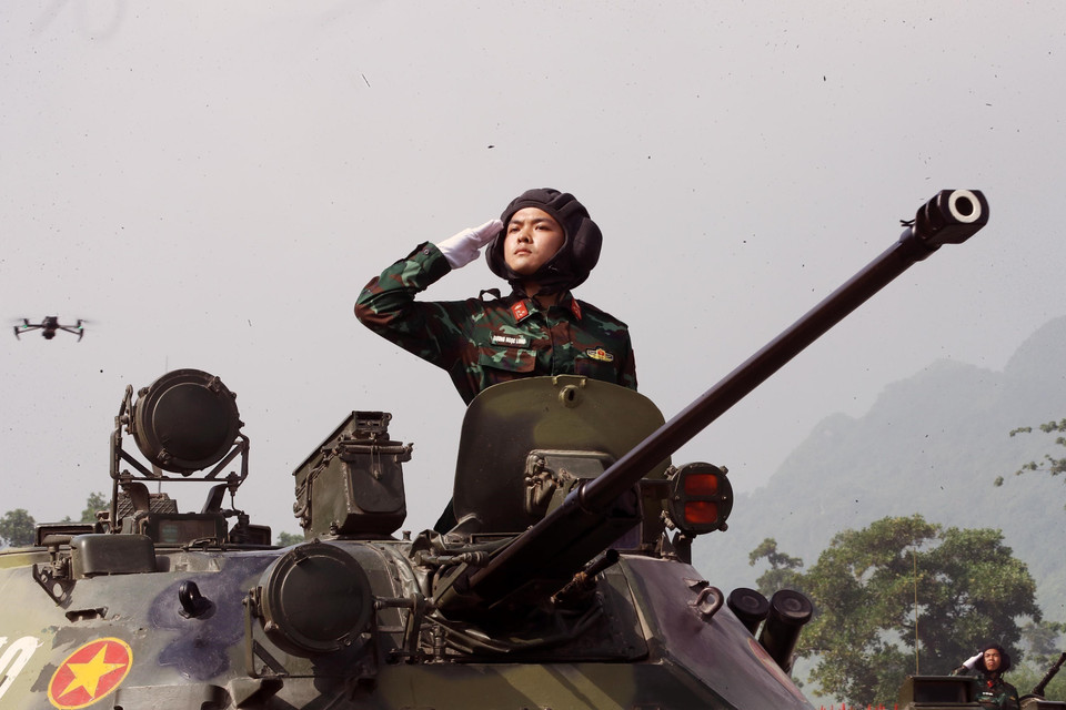 装甲兵种亮相总合练。图自越通社